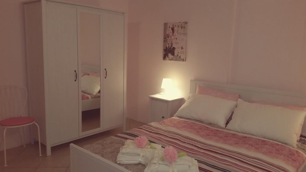 B&B La Rosa ตารันโต ภายนอก รูปภาพ
